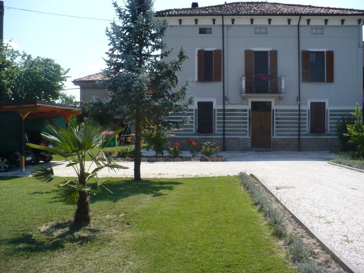 Villanova sull'ArdaL'Albero Della Gioia住宿加早餐旅馆 外观 照片